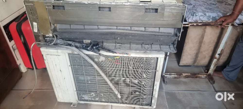 Want to sell lloyd 1.5 ton Ac