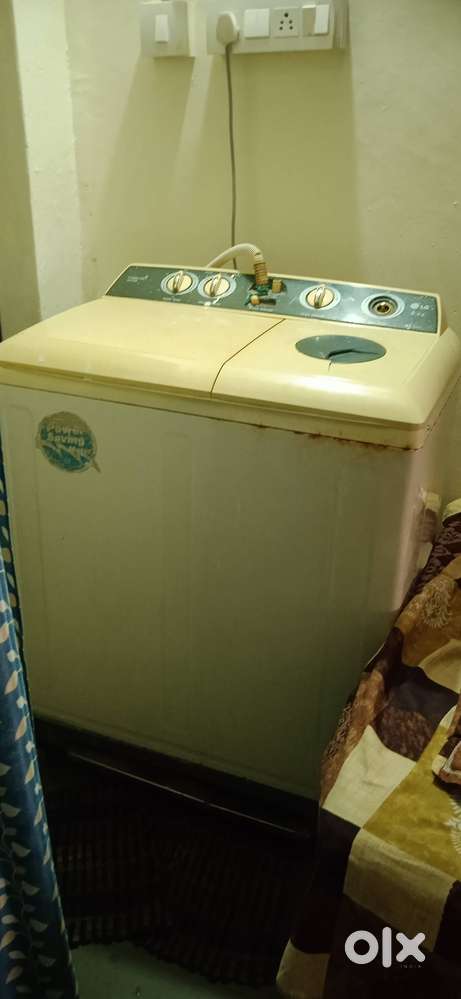 Semi Automatic washing Machine in Well Condition