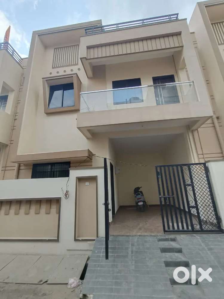 प्रोफेसर कॉलोनी सेक्टर -3 में 3BHK मकान बेचना है