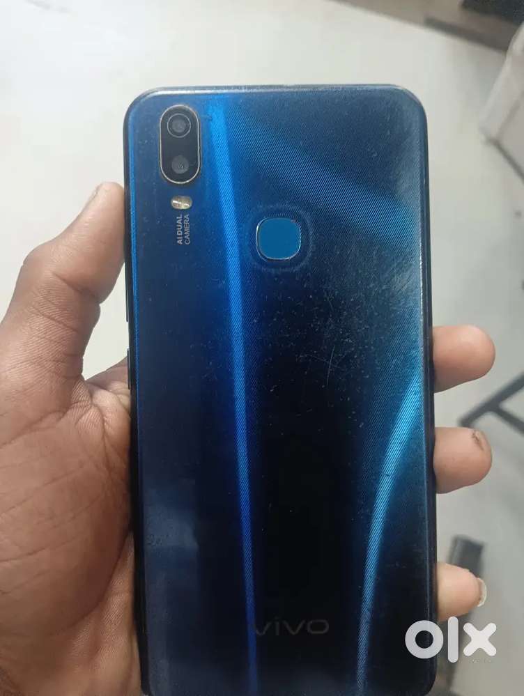 Vivo y11  just 3000