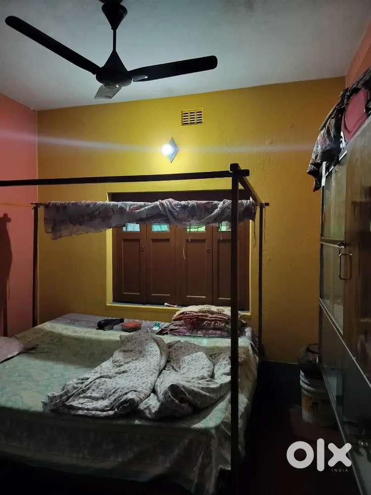 This house is rent purpose and it's located near to uttarpara station