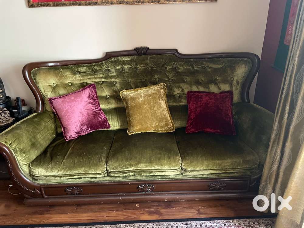 Wood and fabric 3+2 maharaja sofa