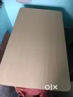 Dinneg table