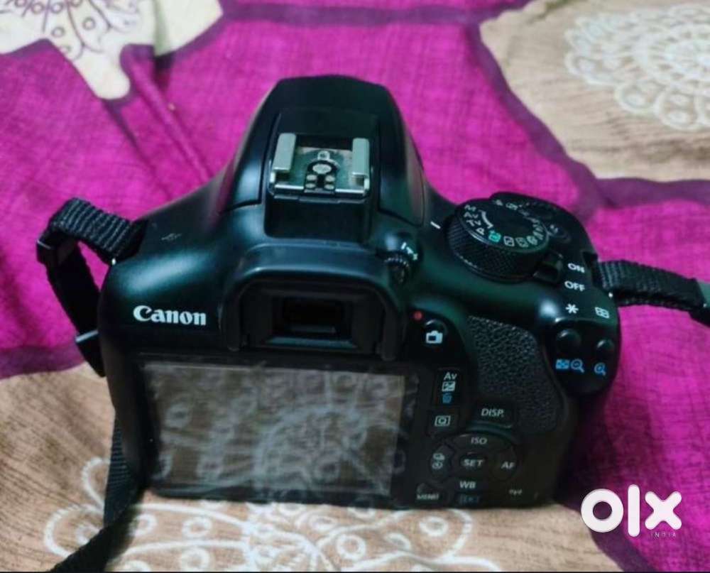 Canon 1300D with dual lens…