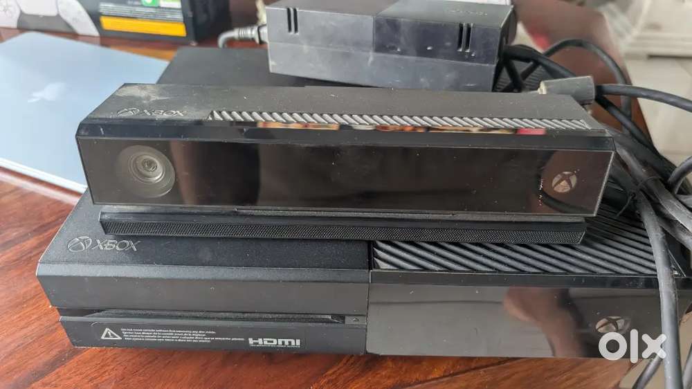 XBox One Gaming Console + Kinect + Controller