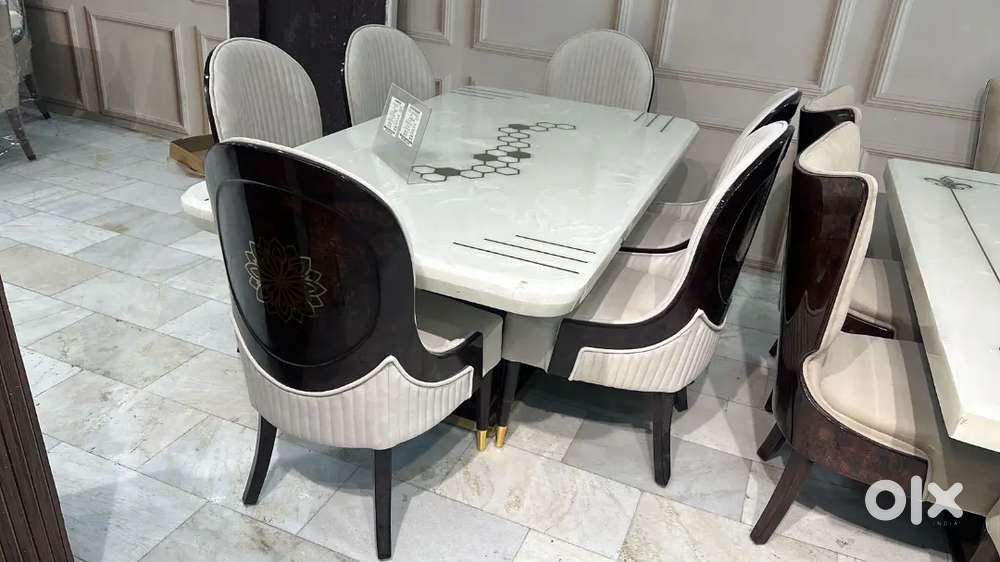 DREAM DINING TABLE RS-24999