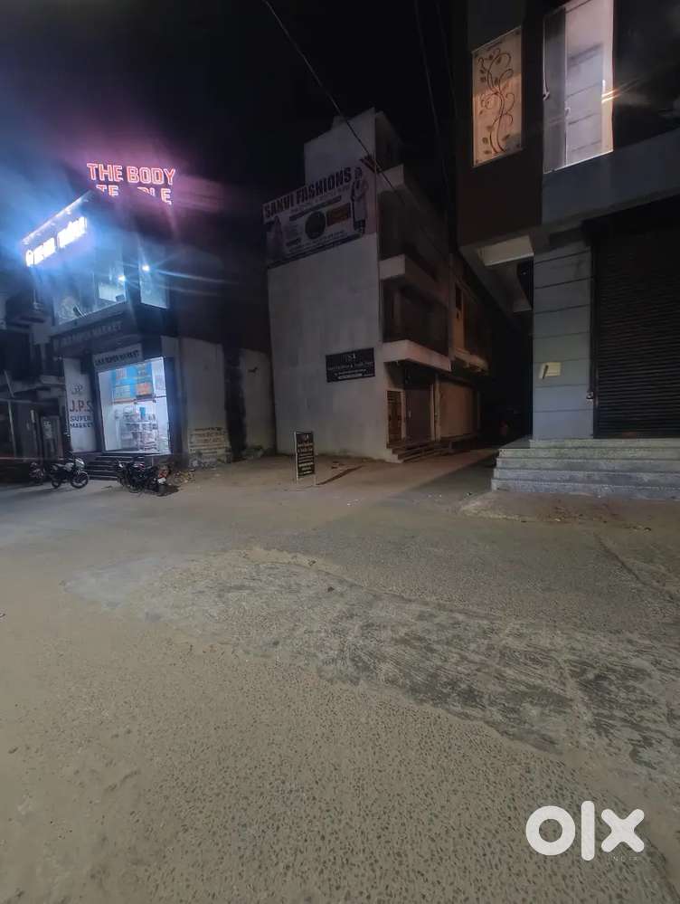 Ladies k kam se related koi b kam ho uske liye shop rent pr Deni h