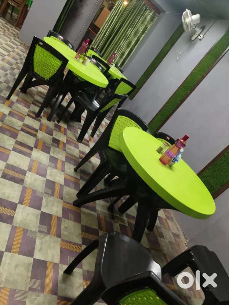 Want to sell dinning set (5 set)