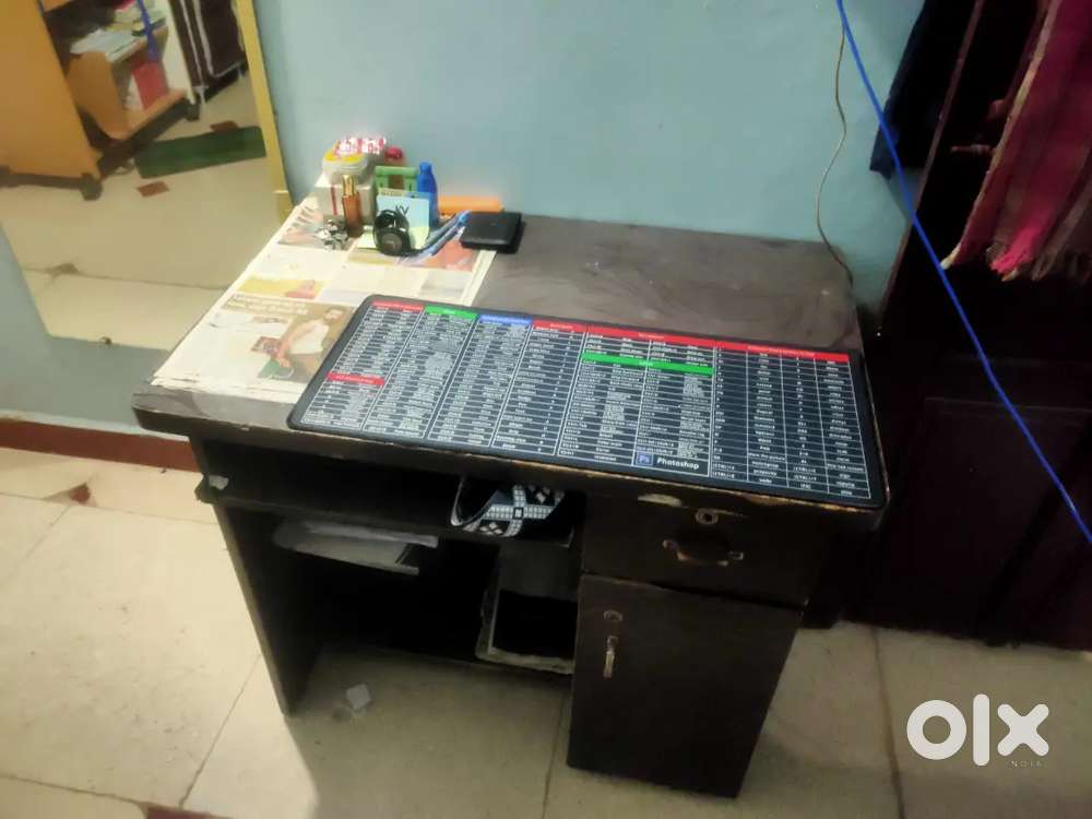 Computer table good condition