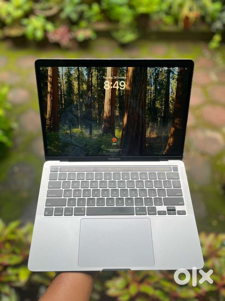 Apple macbook pro M2