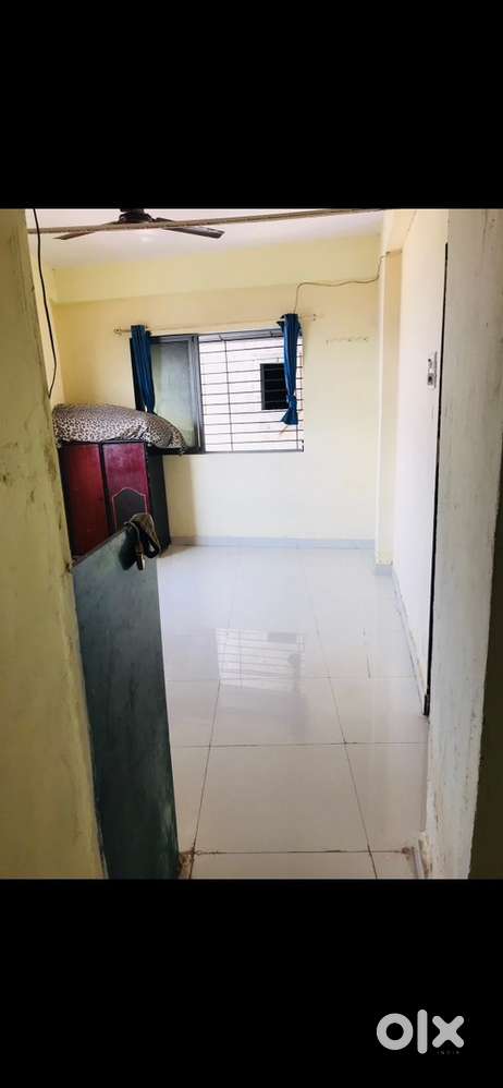 Looking male flatmate for hall occupancy