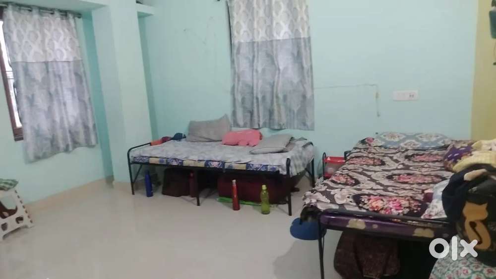 2 female roommates urgent Need  hi- tech pandra square