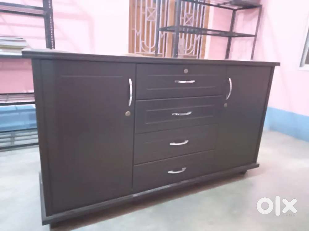 Counter table and 6 long iron racks