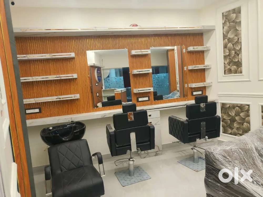 Female therapists for Unisex Spa