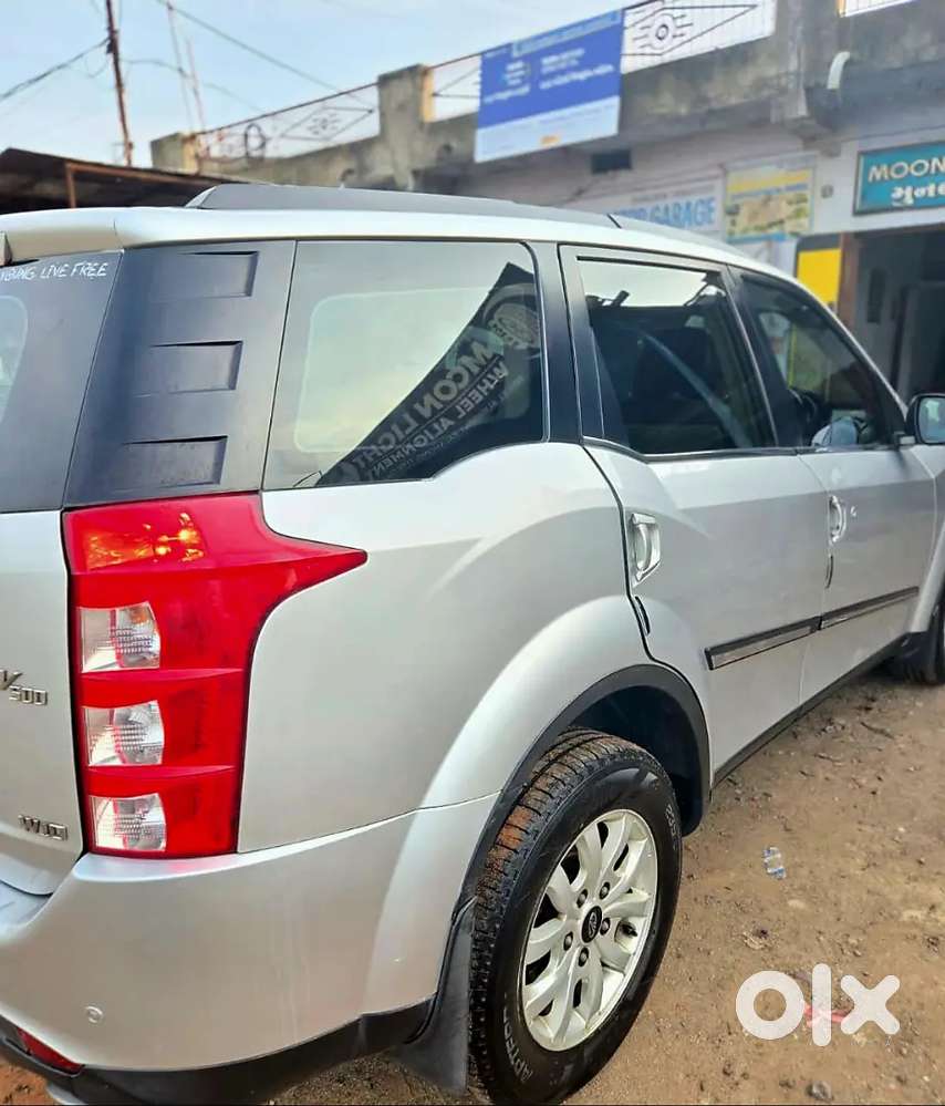 Xuv 500 ,W 10 top model