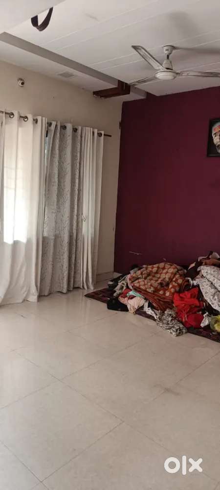 Vacancy for 1 roomie girl