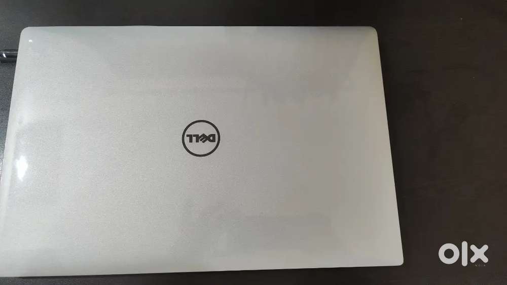 Dell laptop xps 15 9560