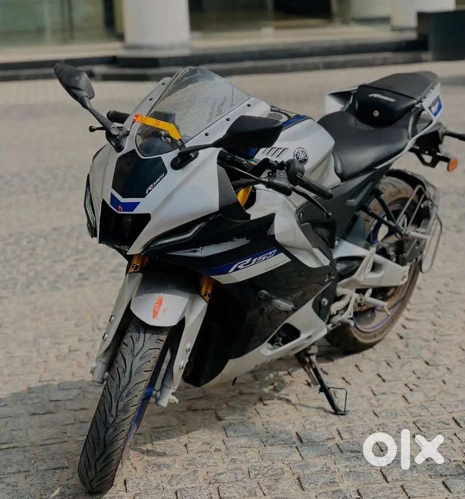 Yamaha R15 M