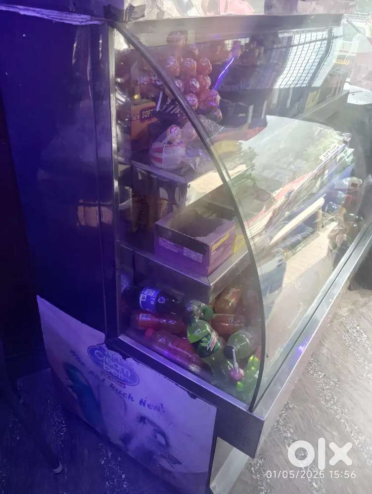 Drink display fridge