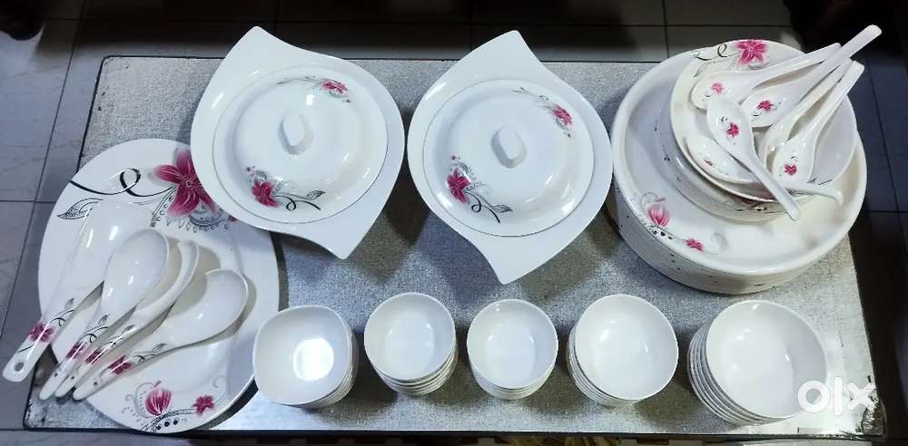 40 Piece Melamine Dinner Set with Extra 22 Pieces