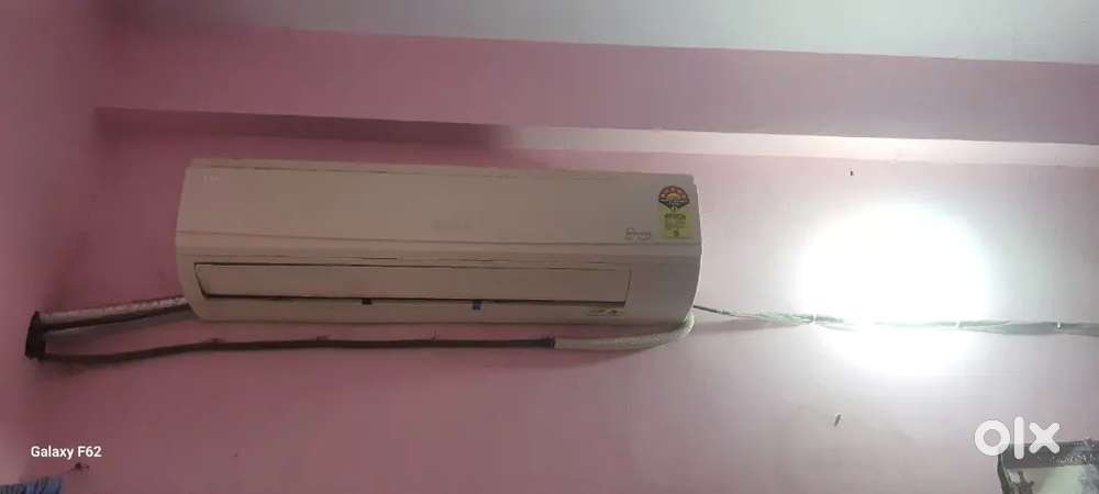 Split INVERTER AC VOLTAS 1.5 TON 5 STAR RATING ONLY 1.5 YRS OLD
