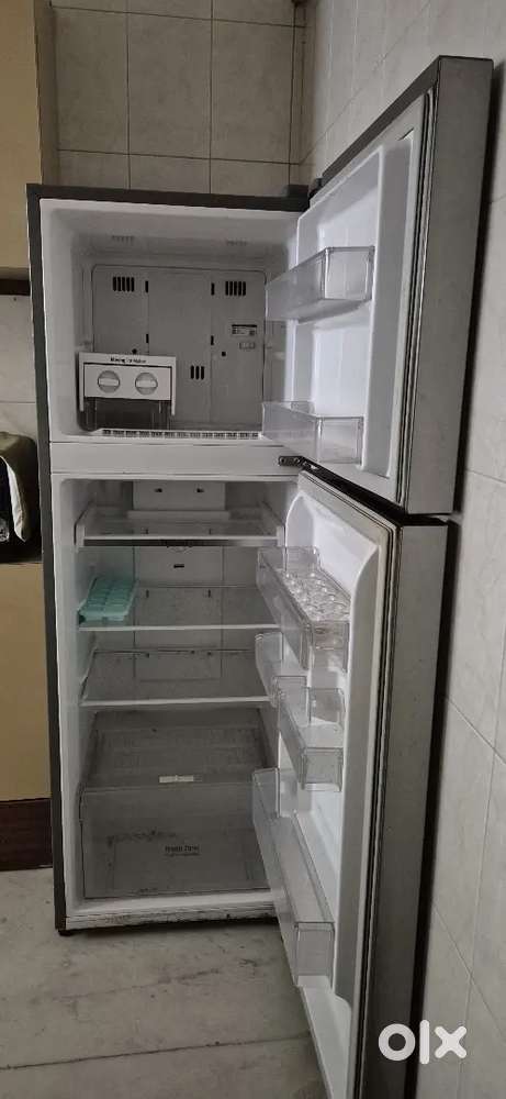 Good condition LG fridge