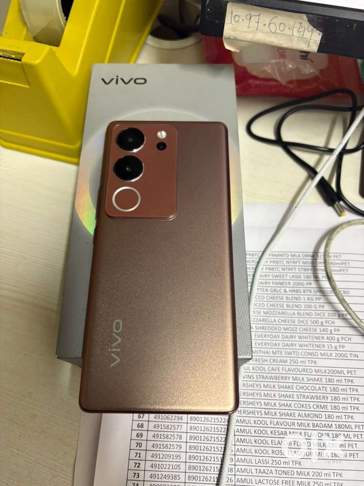 Vivo v29 8-128gb, 1.5 years old