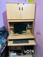 Compact Wooden Computer Table with Storage