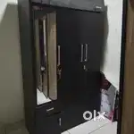 Wardrobe almirah