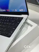 Apple macbook M2 pro 14 inch 16/512gb