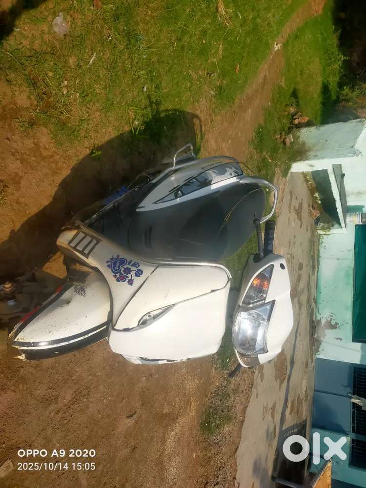 Activa good condition+ sel start activa