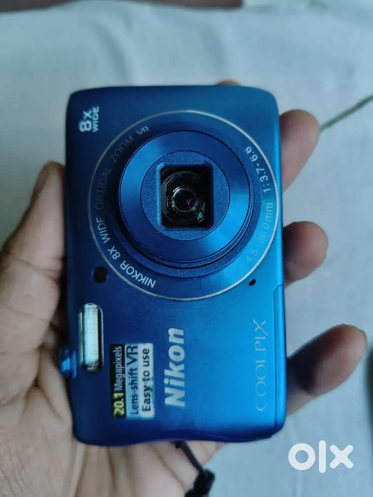 NIKON COOLPIX 20.1 Megapixels