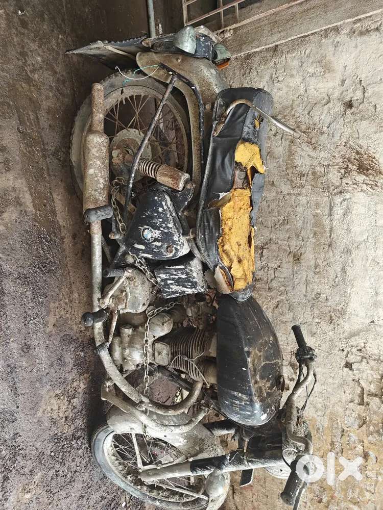 Royal Enfield G2 bullet made in England u frame chassis crusader 175