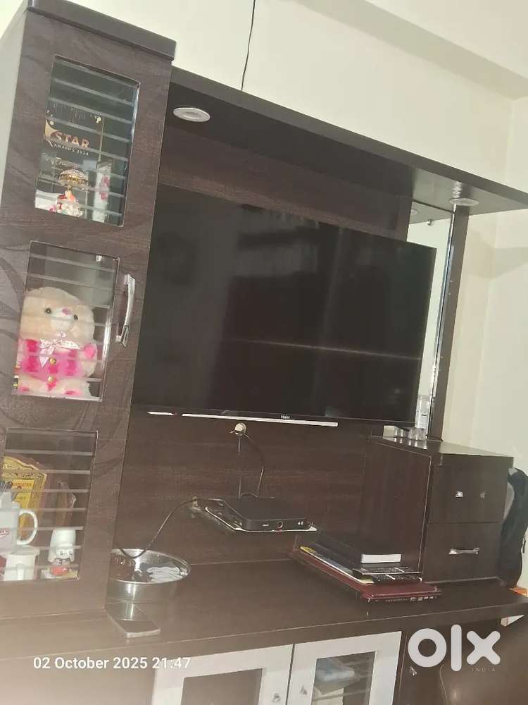 Show case furniture for hall decoration