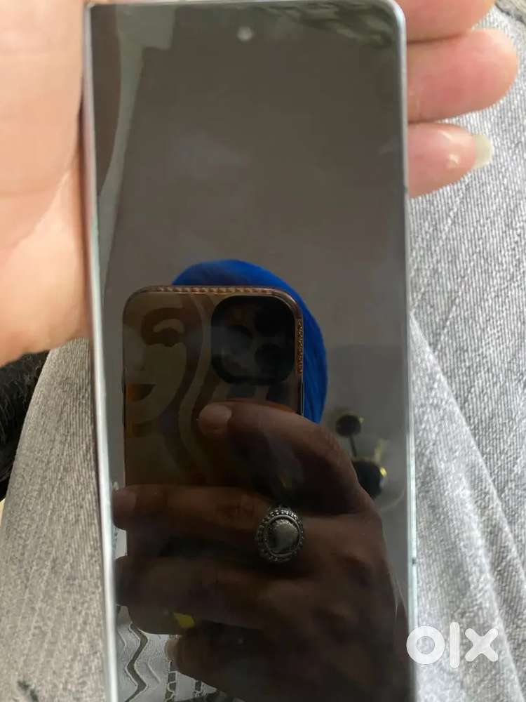 Fold 4 12 /256gb front display ok ander Wali krb Hai