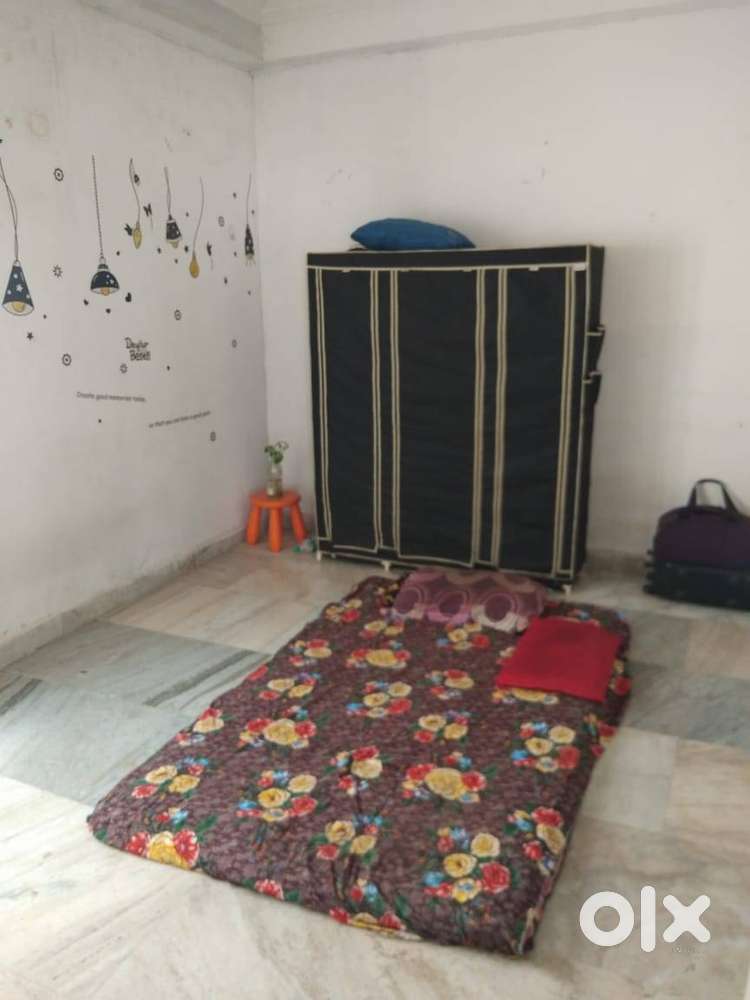 one private room in 2 bhk flat