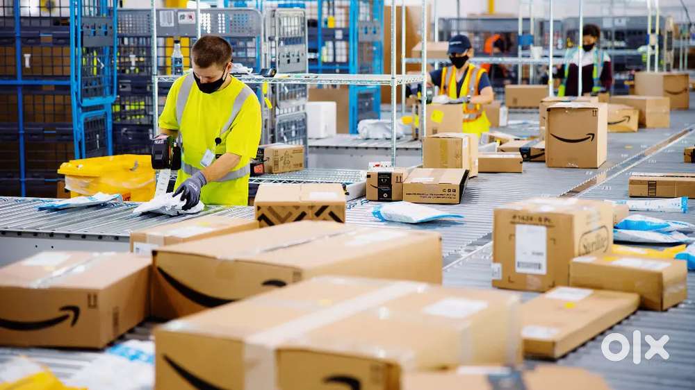 Candidates hiring for warehouse job