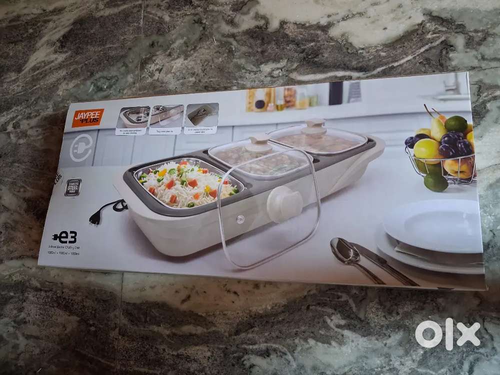 Brand New 3 Bowl food heater