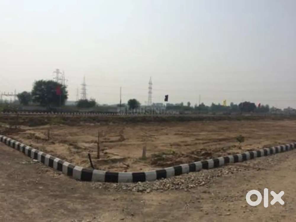 बस्ती के बीचों बीच प्लॉट खरीदे लखनऊ में खुरदही बाजार के निकट