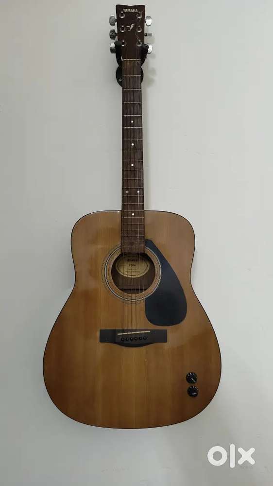 Guitar Yamaha F310