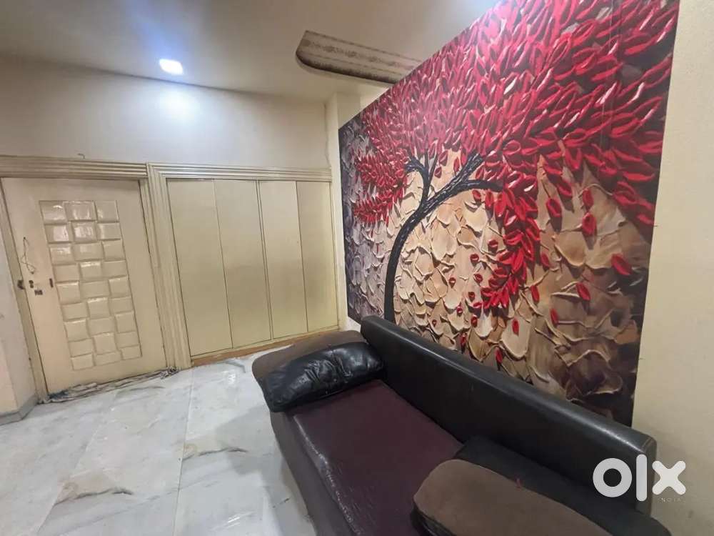 Ground floor road front flat