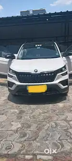 White-Skoda-Kushaq-2023-Petrol-1.5TSI-Manual