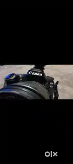 Selling camera canon d eos 80d 2 years old