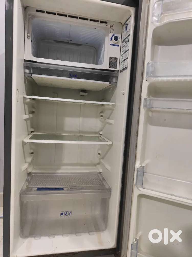 Whirlpool 190L fridge
