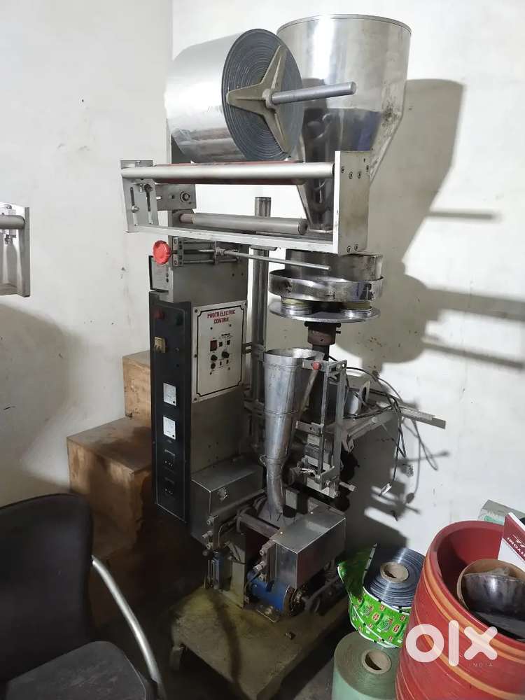 Pouch packing machines