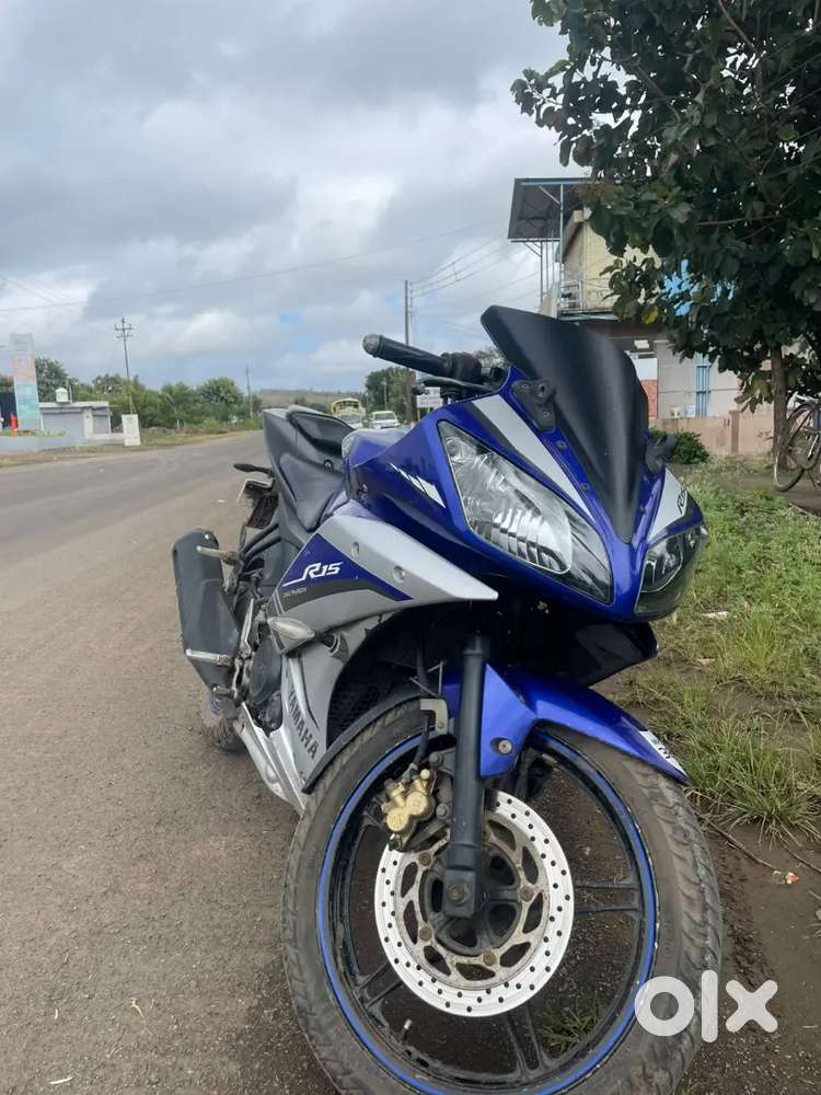 Yamaha R15 V2