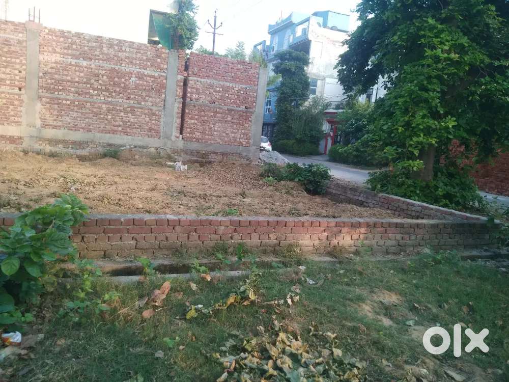 226 mt 2 dide corner plot fot sale in shastr]puram agra