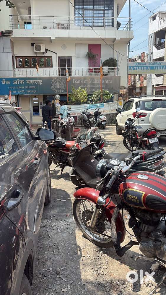 Office me kaam krne k leye married lady ke jarurat h