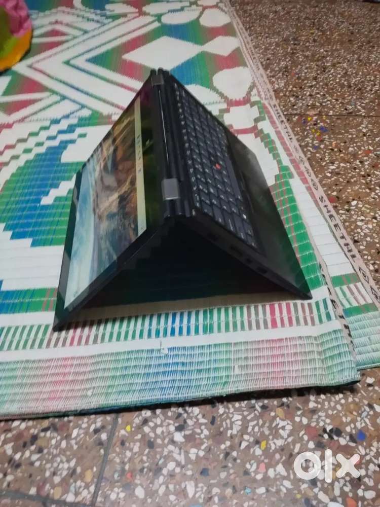 Lenovo ThinkPad i5 touch screen 8 gb ram 256ssd