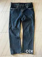 3 Levis and 1 Tommy Hilfiger Straight fit jeans